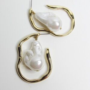 Gold Faux Pearl Avante Guardé Minimalistic Dane Earrings - Simple Elegant Casual